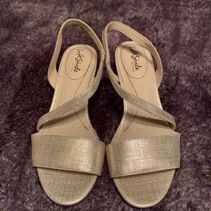 NWOT, Life Stride gold heeled sandals, 9.5w